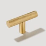 plank-hardware-handles-knobs-searle-swirl-single-t-handle-brass-28659451756642