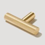 plank-hardware-handles-knobs-searle-swirl-single-t-handle-brass-28659451756642